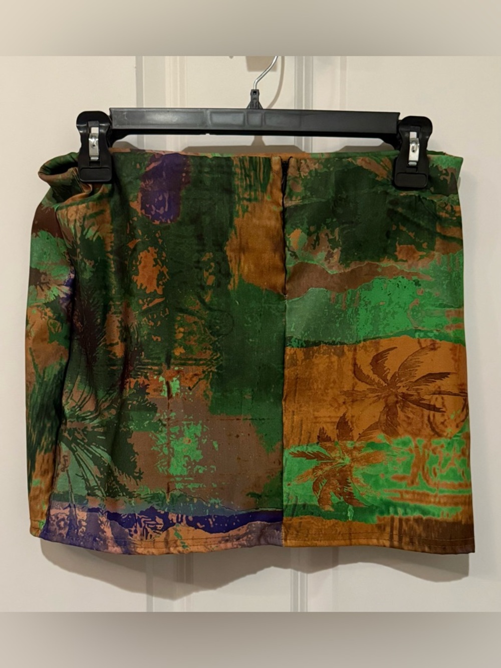 PrettyLittleThing Multi Color Corset Top and Skirt Set. - Picture 6 of 9